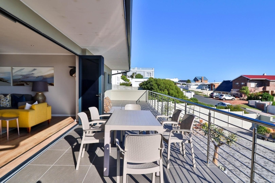 5 Bedroom Property for Sale in De Kelders Western Cape